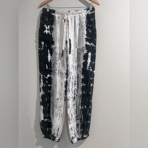 RG Kane Tie-Dye Jogger Pants
Black/White Size L